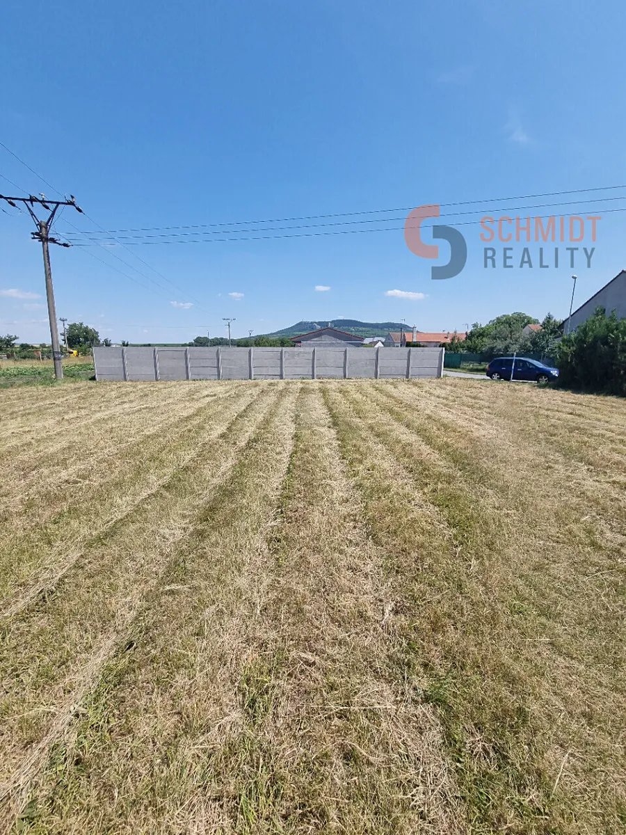 Prodej komerčního pozemku 1550 m²